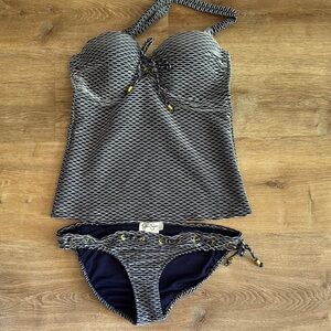 Jessica Simpson Black and White Bikini Set with Chic Design